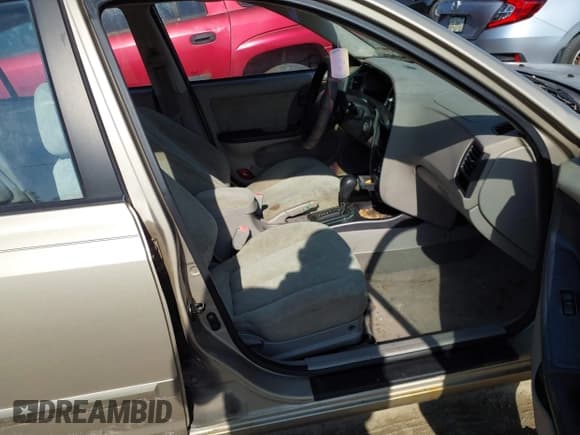 ✅ 2003 Hyundai Elantra GLS • VIN: KMHDN45D13U644170 • Lot: 41541744. Wystawiony na IAAI z przebiegiem 143 260 mil. Bezpłatny archiwum sprzedaży aukcyjnych z USA i szczegółowy raport historii pojazdu na DreamBid. Zdjęcie 5.