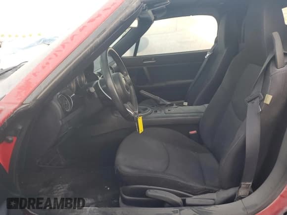 ✅ 2015 Mazda MX-5 Miata Sport • VIN: JM1NC2JF2F0240641 • Lot: 74878714. Wystawiony na Copart z przebiegiem Nie podano. Bezpłatny archiwum sprzedaży aukcyjnych z USA i szczegółowy raport historii pojazdu na DreamBid. Zdjęcie 7.