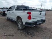 ✅ 2022 Chevrolet Silverado 1500 LT Trail Boss • VIN: 3GCPYFEL6NG153630 • Lot: 42749673. Wystawiony na IAAI z przebiegiem 54 248 mil. Bezpłatny archiwum sprzedaży aukcyjnych z USA i szczegółowy raport historii pojazdu na DreamBid. Zdjęcie 3.