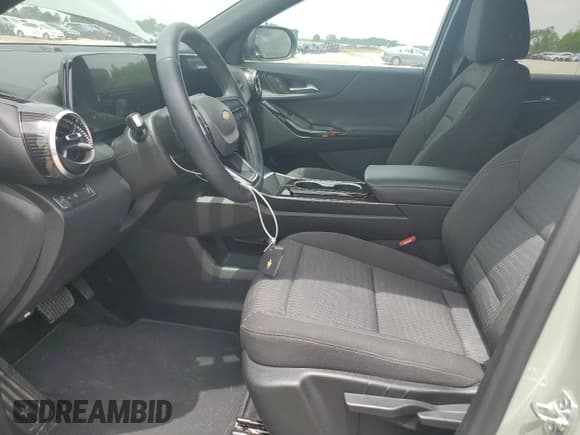 ✅ 2025 Chevrolet Equinox FWD LT • VIN: 3GNAXHEG7SL188257 • Lot: 56384155. Wystawiony na Copart z przebiegiem 7 091 mil. Bezpłatny archiwum sprzedaży aukcyjnych z USA i szczegółowy raport historii pojazdu na DreamBid. Zdjęcie 7.