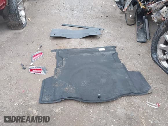 ✅ 2013 Lincoln MKZ • VIN: 3LN6L2J99DR810092 • Lot: 41005754. Wystawiony na IAAI z przebiegiem 131 685 mil. Bezpłatny archiwum sprzedaży aukcyjnych z USA i szczegółowy raport historii pojazdu na DreamBid. Zdjęcie 12.