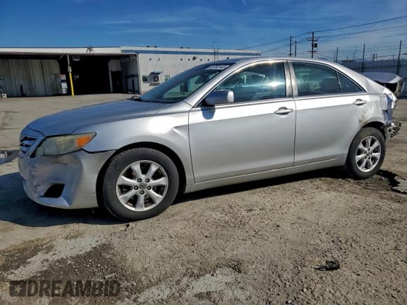 ✅ 2011 Toyota Camry LE • VIN: 4T1BF3EK1BU758553 • Lot: 93765145. Listed on Copart with 252,426 mi. Free auction sales archive from the USA and detailed vehicle history report at DreamBid. Image 1.