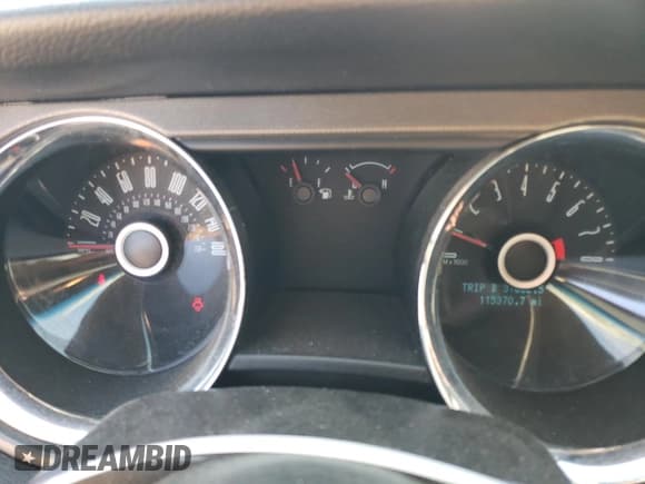 ✅ 2014 Ford Mustang V6 • VIN: 1ZVBP8AM4E5249333 • Лот: 85164365. Опубликован ранее на Copart с пробегом 115 370 миль. Бесплатный доступ к архиву аукционных продаж из США и подробный отчёт об истории автомобиля на DreamBid. Изображение 9.