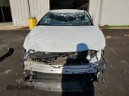 ✅ 2022 Toyota Camry Hybrid XLE • VIN: 4T1F31AK5NU579084 • Lot: 70812115. Wystawiony na Copart z przebiegiem 80 923 mil. Bezpłatny archiwum sprzedaży aukcyjnych z USA i szczegółowy raport historii pojazdu na DreamBid. Zdjęcie 5.