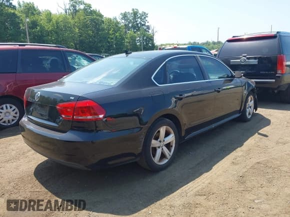 ✅ 2013 Volkswagen Passat SE • VIN: 1VWBP7A34DC008707 • Лот: 42606874. Опубликован ранее на IAAI с пробегом Не указан. Бесплатный доступ к архиву аукционных продаж из США и подробный отчёт об истории автомобиля на DreamBid. Изображение 4.