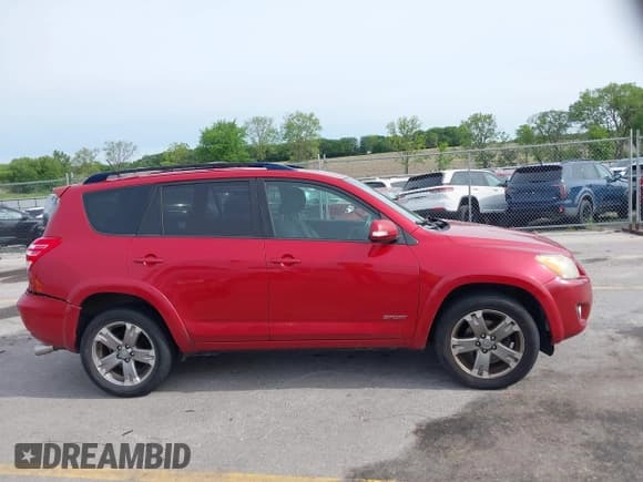 ✅ 2011 Toyota RAV4 Sport • VIN: JTMRK4DVXB5101924 • Lot: 42519927. Listed on IAAI with 215,905 mi. Free auction sales archive from the USA and detailed vehicle history report at DreamBid. Image 14.