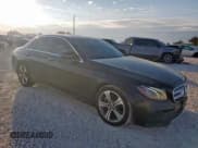 ✅ 2019 Mercedes-Benz E 300 • VIN: WDDZF4JB1KA524998 • Lot: 81825245. Wystawiony na Copart z przebiegiem 117 086 mil. Bezpłatny archiwum sprzedaży aukcyjnych z USA i szczegółowy raport historii pojazdu na DreamBid. Zdjęcie 4.