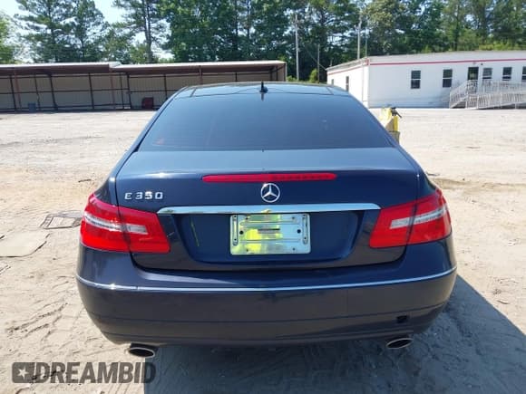 ✅ 2010 Mercedes-Benz E 350 • VIN: WDDKJ5GB7AF016940 • Lot: 42568459. Wystawiony na IAAI z przebiegiem 200 218 mil. Bezpłatny archiwum sprzedaży aukcyjnych z USA i szczegółowy raport historii pojazdu na DreamBid. Zdjęcie 16.