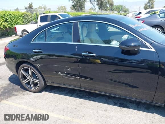 2023 Mercedes-Benz CLA 250 z VIN W1K5J4GB2PN412599, wystawiony jako IAAI lot #42912264 z przebiegiem 2 603 mil mil oraz . Historia ofert i sprzedaży dostępna na DreamBid. Obrazek 17.