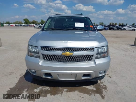 ✅ 2014 Chevrolet Suburban LTZ • VIN: 1GNSCKE06ER107262 • Lot: 43301081. Wystawiony na IAAI z przebiegiem 122 888 mil. Bezpłatny archiwum sprzedaży aukcyjnych z USA i szczegółowy raport historii pojazdu na DreamBid. Zdjęcie 12.