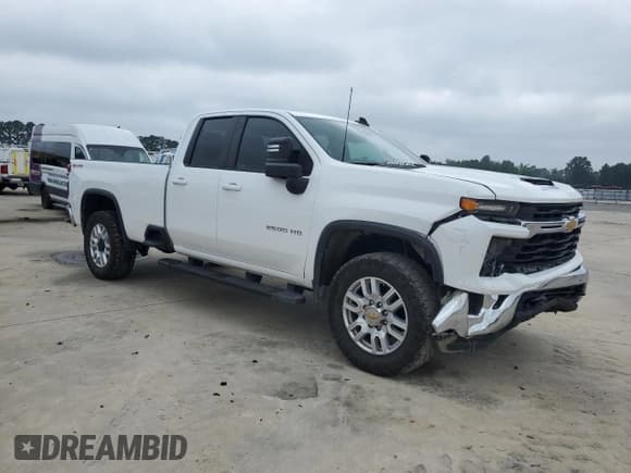 ✅ 2024 Chevrolet Silverado 2500HD LT • VIN: 1GC2YNE75RF108628 • Лот: 67932075. Опубликован ранее на Copart с пробегом 71 500 миль. Бесплатный доступ к архиву аукционных продаж из США и подробный отчёт об истории автомобиля на DreamBid. Изображение 4.