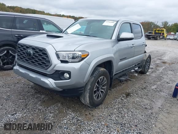 ✅ 2022 Toyota Tacoma TRD Off Road • VIN: 3TMCZ5AN3NM520997 • Lot: 43561080. Wystawiony na IAAI z przebiegiem 32 388 mil. Bezpłatny archiwum sprzedaży aukcyjnych z USA i szczegółowy raport historii pojazdu na DreamBid. Zdjęcie 18.