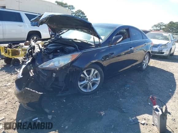 2011 Hyundai Sonata Limited z VIN 5NPEC4AC9BH021612, wystawiony jako IAAI lot #43443541 z przebiegiem 243 919 mil mil oraz . Historia ofert i sprzedaży dostępna na DreamBid. Obrazek 17.