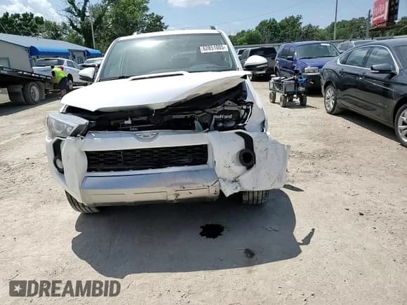 ✅ 2018 Toyota 4Runner SR5 Premium • VIN: JTEBU5JR6J5527225 • Лот: 62851005. Опубликован ранее на Copart с пробегом 76 046 миль. Бесплатный доступ к архиву аукционных продаж из США и подробный отчёт об истории автомобиля на DreamBid. Изображение 13.