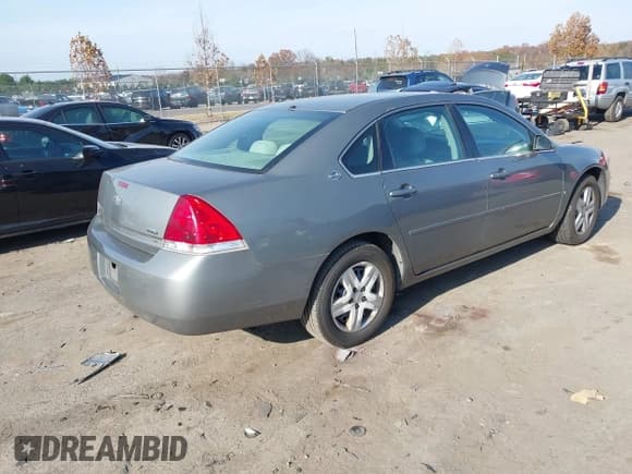 ✅ 2007 Chevrolet Impala LS • VIN: 2G1WB58K279343117 • Lot: 43627253. Wystawiony na IAAI z przebiegiem 234 996 mil. Bezpłatny archiwum sprzedaży aukcyjnych z USA i szczegółowy raport historii pojazdu na DreamBid. Zdjęcie 4.