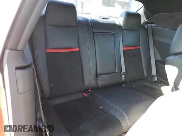 ✅ 2011 Dodge Challenger SRT-8 • VIN: 2B3CJ7DJ1BH526871 • Lot: 77669004. Wystawiony na Copart z przebiegiem 4 544 mil. Bezpłatny archiwum sprzedaży aukcyjnych z USA i szczegółowy raport historii pojazdu na DreamBid. Zdjęcie 10.