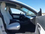 ✅ 2018 Tesla Model 3 Long Range Battery • VIN: 5YJ3E1EA3JF155473 • Lot: 43031030. Wystawiony na IAAI z przebiegiem 94 709 mil. Bezpłatny archiwum sprzedaży aukcyjnych z USA i szczegółowy raport historii pojazdu na DreamBid. Zdjęcie 5.