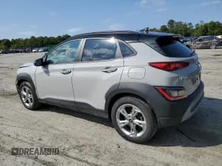 ✅ 2023 Hyundai Kona SEL • VIN: KM8K6CAB6PU934185 • Лот: 70499574. Опубликован ранее на Copart с пробегом 40 966 миль. Бесплатный доступ к архиву аукционных продаж из США и подробный отчёт об истории автомобиля на DreamBid. Изображение 2.