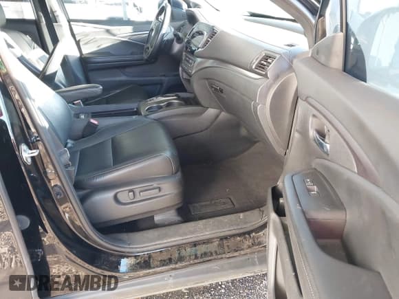 ✅ 2020 Honda Passport EX-L • VIN: 5FNYF8H52LB003956 • Lot: 43602808. Wystawiony na IAAI z przebiegiem 100 077 mil. Bezpłatny archiwum sprzedaży aukcyjnych z USA i szczegółowy raport historii pojazdu na DreamBid. Zdjęcie 5.