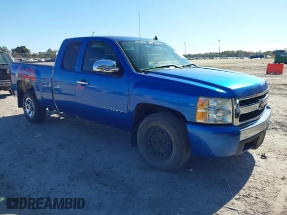 ✅ 2011 Chevrolet Silverado 1500 LS • VIN: 1GCRCREA1BZ185646 • Lot: 43515038. Listed on IAAI with 143,051 mi. Free auction sales archive from the USA and detailed vehicle history report at DreamBid. Image 1.