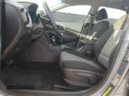 ✅ 2019 Hyundai Kona SE • VIN: KM8K12AA3KU307503 • Лот: 63345355. Опубликован ранее на Copart с пробегом 36 413 миль. Бесплатный доступ к архиву аукционных продаж из США и подробный отчёт об истории автомобиля на DreamBid. Изображение 7.