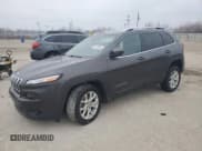 ✅ 2016 Jeep Cherokee Latitude • VIN: 1C4PJMCS0GW332317 • Лот: 45308935. Опубликован ранее на Copart с пробегом 141 688 миль. Бесплатный доступ к архиву аукционных продаж из США и подробный отчёт об истории автомобиля на DreamBid. Изображение 1.