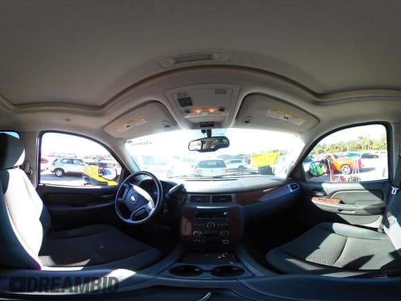 ✅ 2007 Chevrolet Suburban LTZ • VIN: 1GNFK16387J190556 • Lot: 43680994. Listed on IAAI with 264,904 mi. Free auction sales archive from the USA and detailed vehicle history report at DreamBid. Image 18.