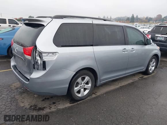 ✅ 2014 Toyota Sienna LE AAS • VIN: 5TDKK3DC5ES503410 • Лот: 43661128. Опубликован ранее на IAAI с пробегом 84 262 миль. Бесплатный доступ к архиву аукционных продаж из США и подробный отчёт об истории автомобиля на DreamBid. Изображение 4.