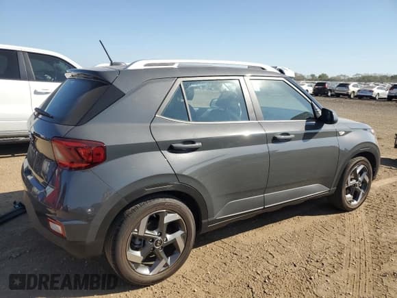 ✅ 2023 Hyundai Venue Limited • VIN: KMHRC8A38PU270730 • Lot: 83842955. Wystawiony na Copart z przebiegiem 8 864 mil. Bezpłatny archiwum sprzedaży aukcyjnych z USA i szczegółowy raport historii pojazdu na DreamBid. Zdjęcie 3.