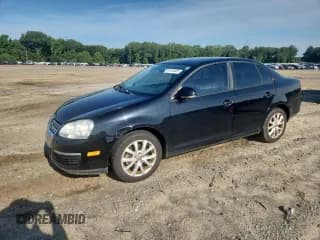 ✅ 2010 Volkswagen Jetta Limited Edition • VIN: 3VWAX7AJ2AM150641 • Lot: 61818405. Wystawiony na Copart z przebiegiem 213 022 mil. Bezpłatny archiwum sprzedaży aukcyjnych z USA i szczegółowy raport historii pojazdu na DreamBid. Zdjęcie 1.