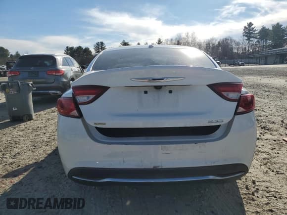 ✅ 2015 Chrysler 200 S • VIN: 1C3CCCBB6FN562537 • Lot: 92372915. Listed on Copart with 184,349 mi. Free auction sales archive from the USA and detailed vehicle history report at DreamBid. Image 6.