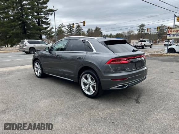 ✅ 2019 Audi Q8 Premium Plus • VIN: WA1BVAF19KD028045 • Lot: 48666925. Wystawiony na Copart z przebiegiem 112 755 mil. Bezpłatny archiwum sprzedaży aukcyjnych z USA i szczegółowy raport historii pojazdu na DreamBid. Zdjęcie 3.