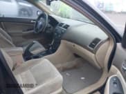 ✅ 2005 Honda Accord LX • VIN: 1HGCM56465L001685 • Лот: 43839787. Опубликован ранее на IAAI с пробегом 254 158 миль. Бесплатный доступ к архиву аукционных продаж из США и подробный отчёт об истории автомобиля на DreamBid. Изображение 5.