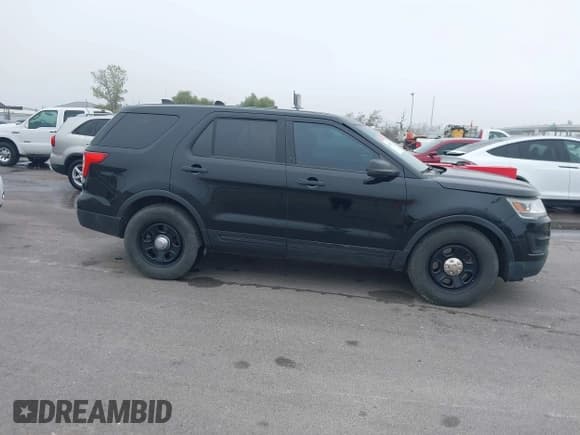 ✅ 2017 Ford Police Interceptor Utility • VIN: 1FM5K8AT7HGA71380 • Лот: 43881507. Опубликован ранее на IAAI с пробегом 149 501 миль. Бесплатный доступ к архиву аукционных продаж из США и подробный отчёт об истории автомобиля на DreamBid. Изображение 13.