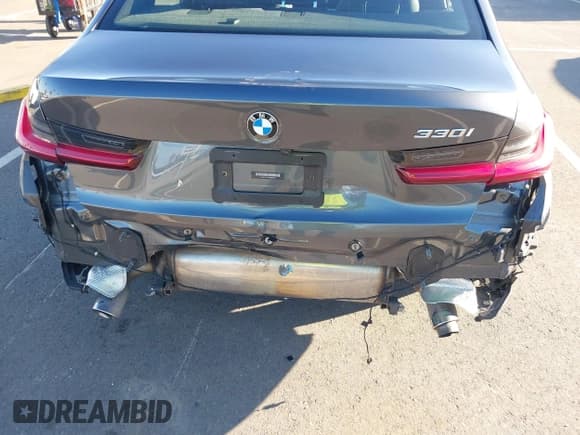 ✅ 2021 BMW 3 Series 330i • VIN: 3MW5R1J07M8B92946 • Lot: 43655972. Listed on IAAI with 30,541 mi. Free auction sales archive from the USA and detailed vehicle history report at DreamBid. Image 6.