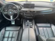 ✅ 2015 BMW X6 xDrive35i • VIN: 5UXKU2C57F0N77146 • Лот: 62417235. Опубликован ранее на Copart с пробегом 142 721 миль. Бесплатный доступ к архиву аукционных продаж из США и подробный отчёт об истории автомобиля на DreamBid. Изображение 9.