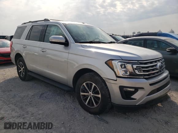 ✅ 2018 Ford Expedition XLT • VIN: 1FMJU1HT2JEA40304 • Lot: 57799405. Wystawiony na Copart z przebiegiem Nie podano. Bezpłatny archiwum sprzedaży aukcyjnych z USA i szczegółowy raport historii pojazdu na DreamBid. Zdjęcie 4.