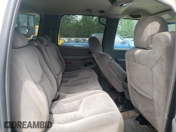 ✅ 2006 Chevrolet Suburban LS • VIN: 3GNEC16Z36G116037 • Лот: 56738665. Опубликован ранее на Copart с пробегом 212 540 миль. Бесплатный доступ к архиву аукционных продаж из США и подробный отчёт об истории автомобиля на DreamBid. Изображение 11.