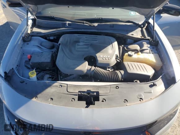 ✅ 2020 Dodge Charger SXT • VIN: 2C3CDXBG3LH249353 • Lot: 86998595. Wystawiony na Copart z przebiegiem 53 908 mil. Bezpłatny archiwum sprzedaży aukcyjnych z USA i szczegółowy raport historii pojazdu na DreamBid. Zdjęcie 11.