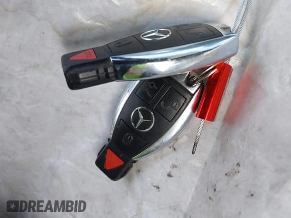 ✅ 2013 Mercedes-Benz E 350 Luxury • VIN: WDDHF5KB5DA752604 • Lot: 43654639. Wystawiony na IAAI z przebiegiem 158 215 mil. Bezpłatny archiwum sprzedaży aukcyjnych z USA i szczegółowy raport historii pojazdu na DreamBid. Zdjęcie 11.