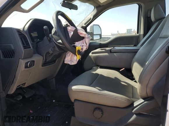 ✅ 2022 Ford F-250 XL • VIN: 1FTBF2A62NEF57914 • Lot: 74834044. Wystawiony na Copart z przebiegiem 33 394 mil. Bezpłatny archiwum sprzedaży aukcyjnych z USA i szczegółowy raport historii pojazdu na DreamBid. Zdjęcie 7.