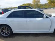 ✅ 2018 Chrysler 300 S • VIN: 2C3CCABG8JH201876 • Лот: 43547315. Опубликован ранее на IAAI с пробегом 81 046 миль. Бесплатный доступ к архиву аукционных продаж из США и подробный отчёт об истории автомобиля на DreamBid. Изображение 14.