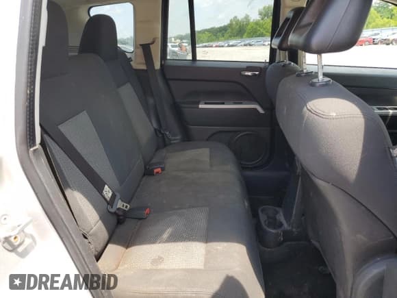 ✅ 2008 Jeep Compass Sport • VIN: 1J8FT47W18D735151 • Lot: 80169025. Listed on Copart with 214,904 mi. Free auction sales archive from the USA and detailed vehicle history report at DreamBid. Image 11.