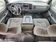 ✅ 2006 Chevrolet Silverado 2500HD Work Truck • VIN: 1GCHC23U56F226352 • Лот: 58729325. Опубликован ранее на Copart с пробегом 243 826 миль. Бесплатный доступ к архиву аукционных продаж из США и подробный отчёт об истории автомобиля на DreamBid. Изображение 8.