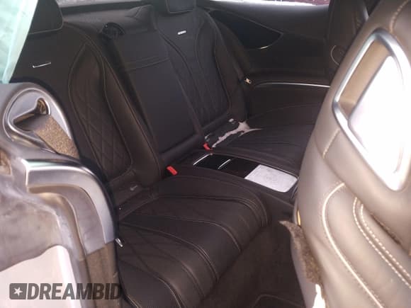 ✅ 2015 Mercedes-Benz S 63 AMG • VIN: WDDXJ7JBXFA004991 • Лот: 56704480. Опубликован ранее на Copart с пробегом 31 641 миль. Бесплатный доступ к архиву аукционных продаж из США и подробный отчёт об истории автомобиля на DreamBid. Изображение 6.