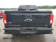✅ 2018 Chevrolet Silverado 1500 LTZ • VIN: 1GCVKSEJ0JZ200676 • Лот: 70526065. Опубликован ранее на Copart с пробегом 209 927 миль. Бесплатный доступ к архиву аукционных продаж из США и подробный отчёт об истории автомобиля на DreamBid. Изображение 6.