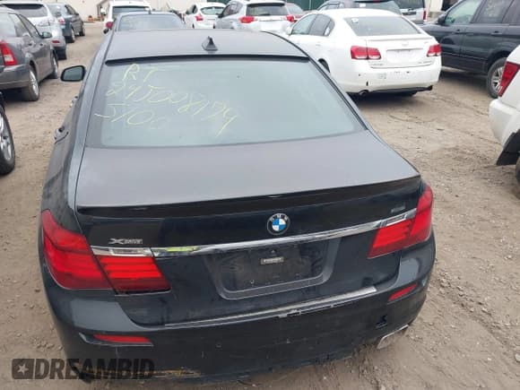 ✅ 2015 BMW 7 Series 750i xDrive • VIN: WBAYB6C57FD965802 • Lot: 40588698. Listed on IAAI with Not provided. Free auction sales archive from the USA and detailed vehicle history report at DreamBid. Image 15.
