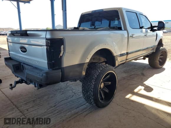 ✅ 2017 Ford F-250 Lariat • VIN: 1FT7W2BTXHED31571 • Lot: 85942375. Wystawiony na Copart z przebiegiem 45 093 mil. Bezpłatny archiwum sprzedaży aukcyjnych z USA i szczegółowy raport historii pojazdu na DreamBid. Zdjęcie 3.