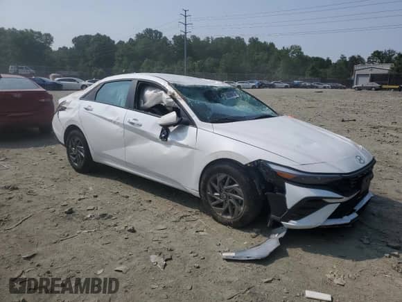 2024 Hyundai Elantra SEL с VIN KMHLM4DG5RU810645, выставлен на аукционе Copart как лот 60599415 с пробегом 5 592 миль миль и Списание • Salvage title. История ставок и продаж доступна на DreamBid. Изображение 4.