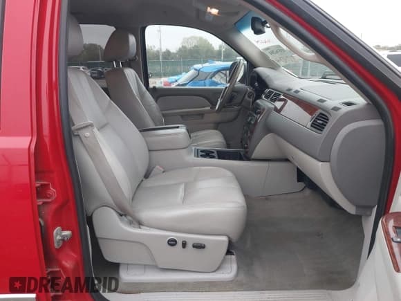 ✅ 2010 Chevrolet Silverado 1500 LTZ • VIN: 3GCRKTE3XAG207644 • Lot: 43536204. Wystawiony na IAAI z przebiegiem 161 149 mil. Bezpłatny archiwum sprzedaży aukcyjnych z USA i szczegółowy raport historii pojazdu na DreamBid. Zdjęcie 5.